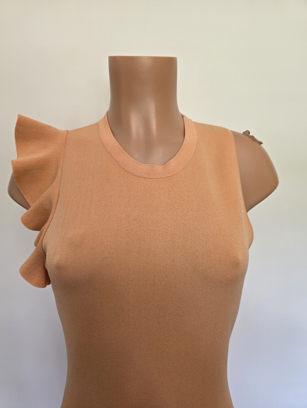 Sleeveless Ruffle-Shoulder Midi Dress in Peach Size M - Picture 17 of 17
